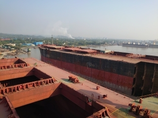 H. E. Mr. ITO Naoki visited ship breaking and recycling yards 5